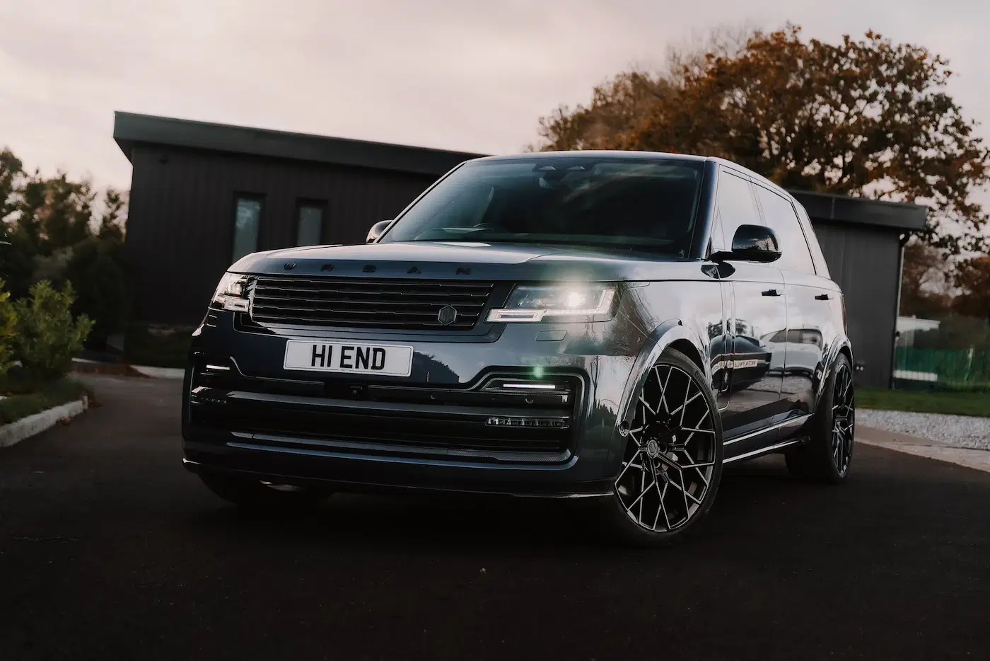 Front of Range Rover Autobiography available for self-drive hire and chauffeur driven hire