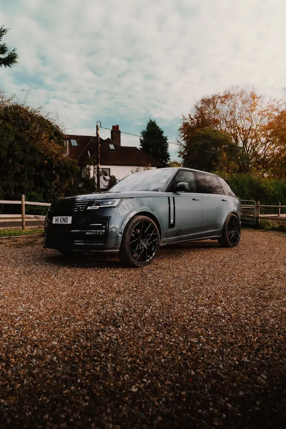 Front of Range Rover Autobiography available for self-drive hire and chauffeur driven hire in London